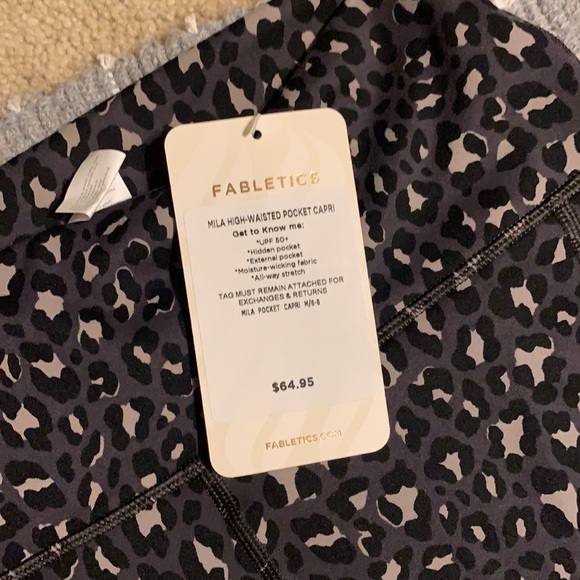 Fabletics Crop Sweatshirt and Powerhold Capris - Picture 6 of 7